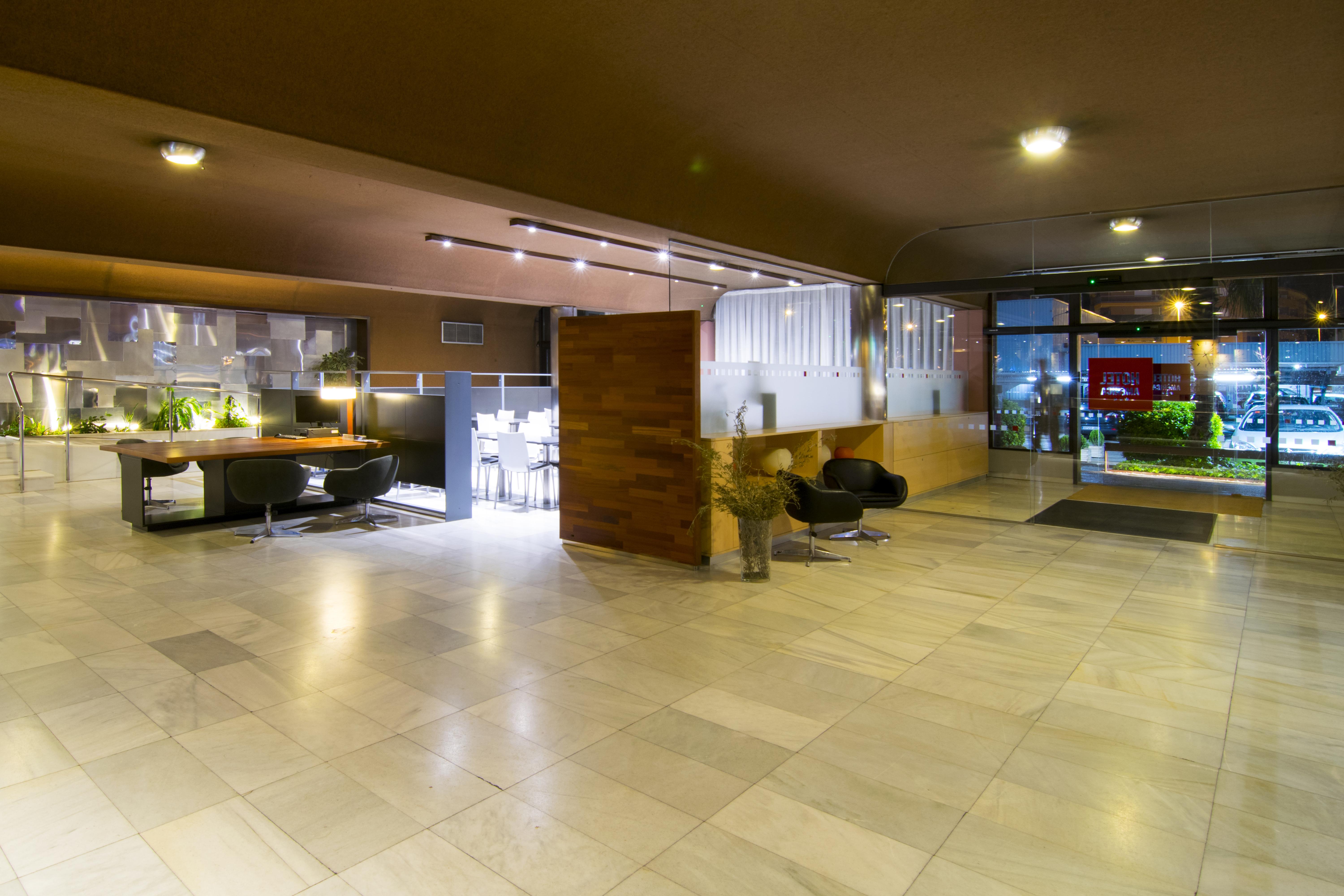 Hotel America Игуалада Экстерьер фото